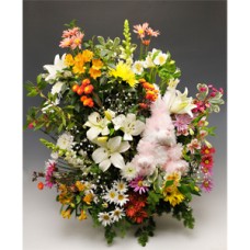 Floral arrangement with lilies, roses and San Vicentes Premium